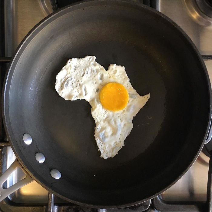 Mexican-artist-turns-eggs-into-amazing-works-of-art-and-youre-sure-to-want-one-of-those-at-breakfast-5a43628851530__700