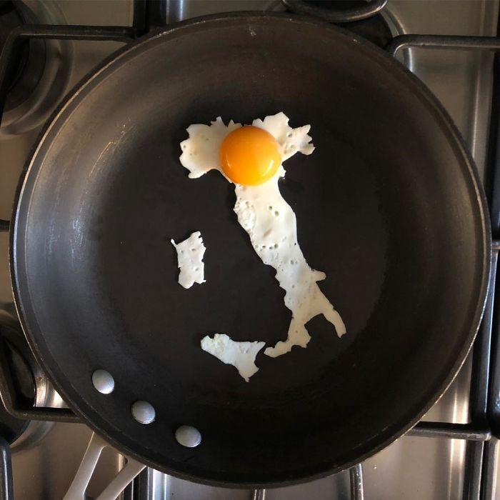 Mexican-artist-turns-eggs-into-amazing-works-of-art-and-youre-sure-to-want-one-of-those-at-breakfast-5a4362bc4d3ec__700