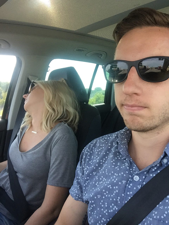 road-trip-sleeping-wife-pictures-husband-mrmagoo21-2-5a434c7e5bc2e__700