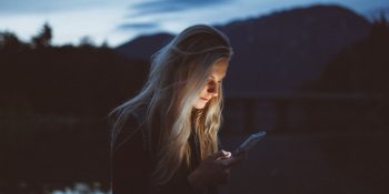 İnternet Bağımlısı İnsanları Bir Bakışta Tespit Etmenin 11 Yolu