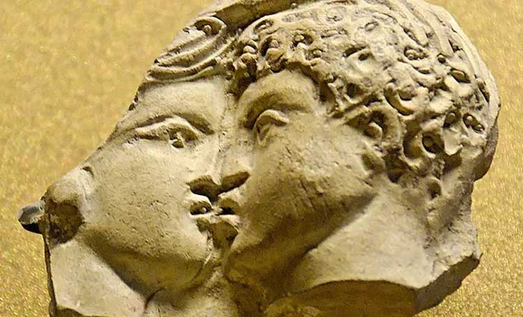 roma döneminde öpüşme öpüşmenin tarihçesi neden dudaktan öpüşülür neden öpüşürüz listelist