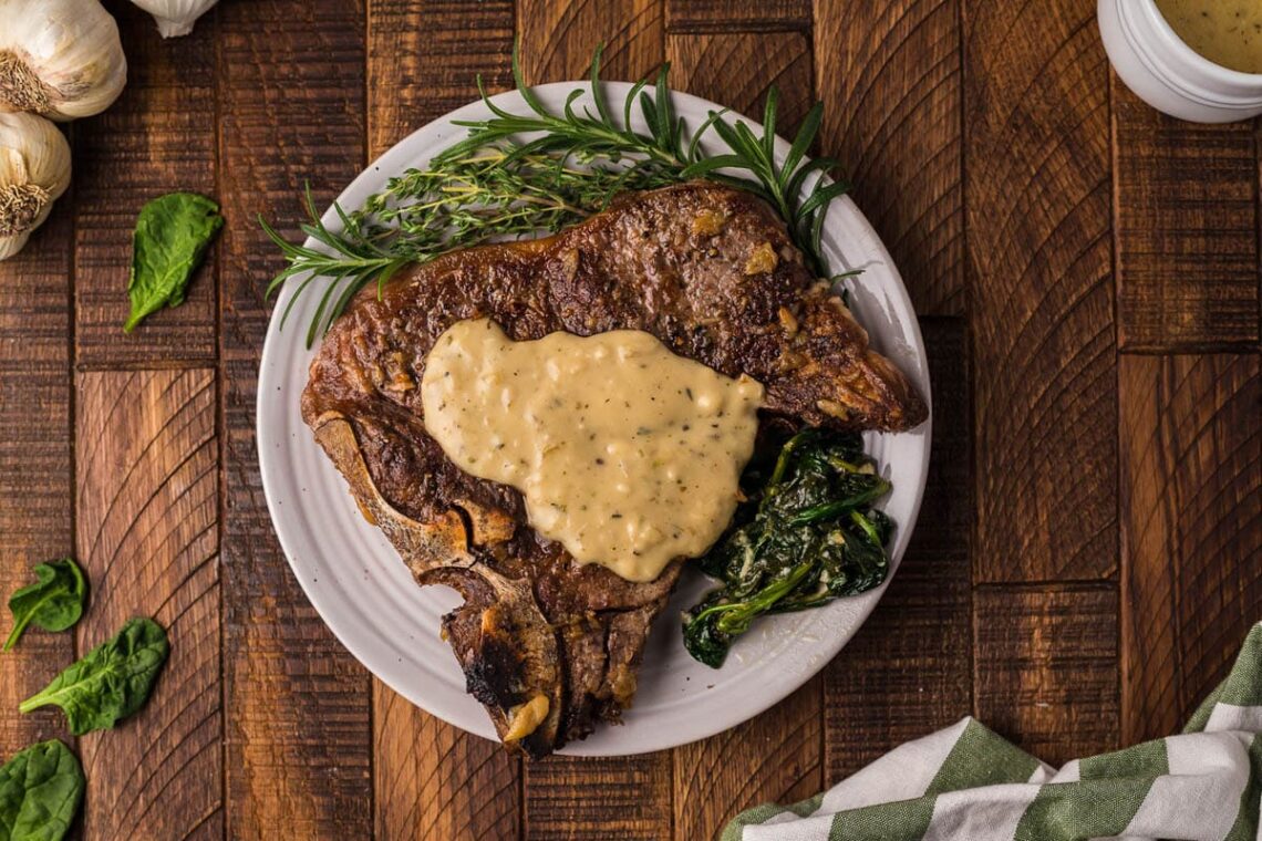 TBone Steak Nedir? Evde Tam Kıvamında Nasıl Pişirilir?