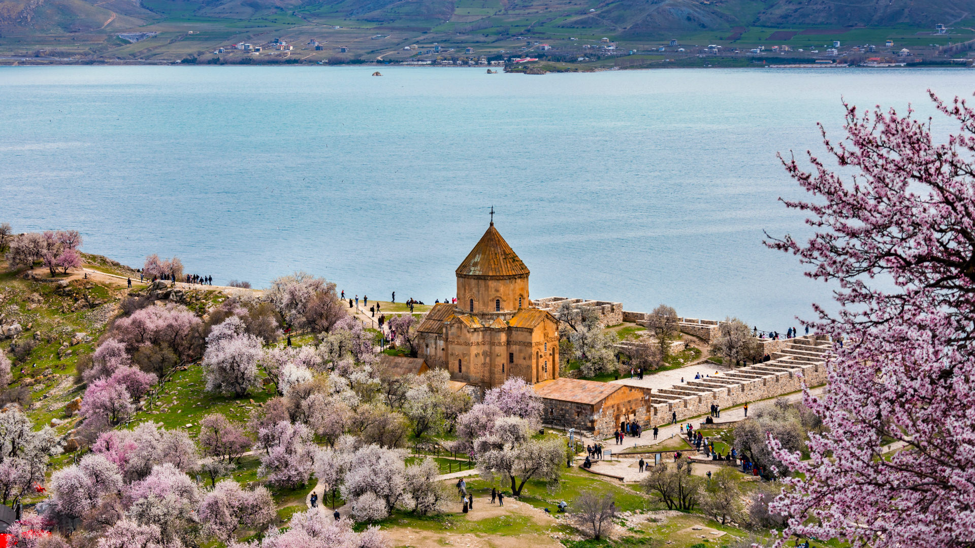 Akdamar Adası