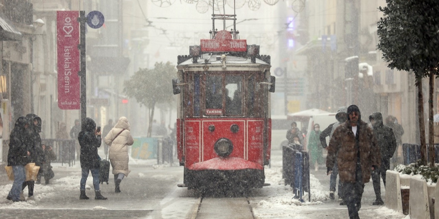 Türkiye’nin Batısı Kar ve Fırtınanın Etkisi Altında