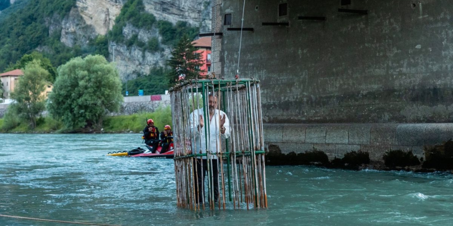 La tradizione del Nord Italia di affondare politici criminali nel fiume: Tonca